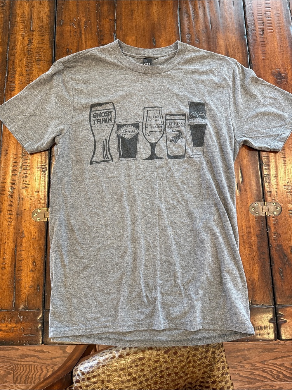 District Men's Gray Short Sleeve Beer Glass Graphic Tee